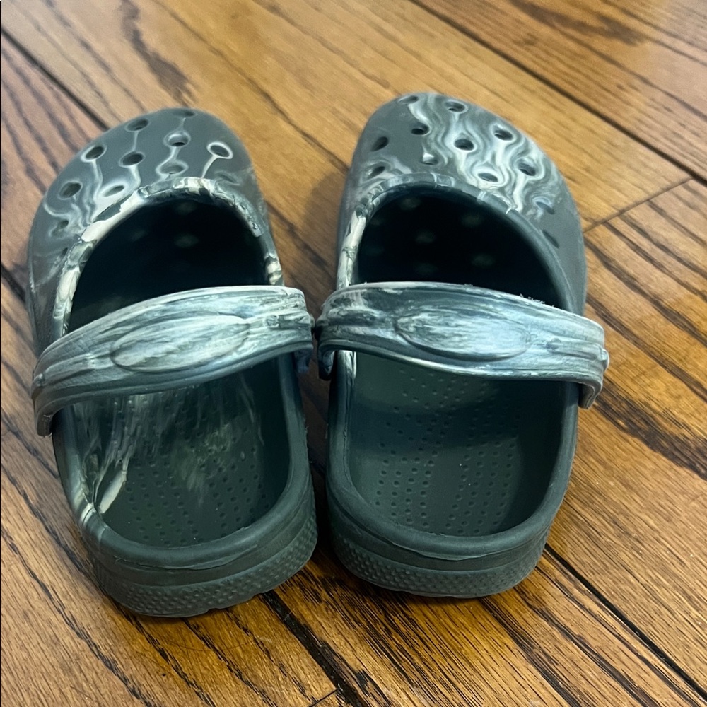 Kids Greenish Sandals - Picture 12 of 16